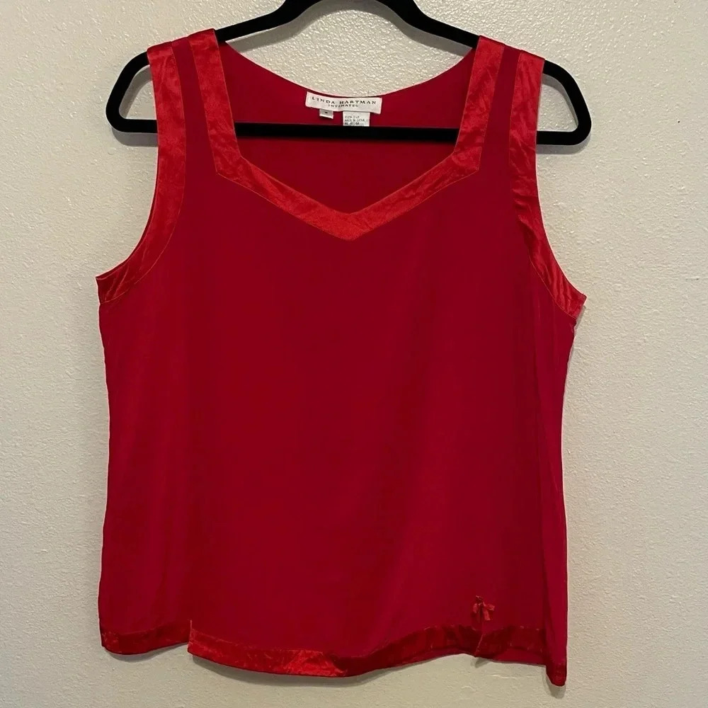 Linda Hartman Intimates 100% Silk Tank Size Small Red Lightweight V Neck
